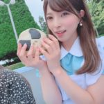 【画像】上原亜衣さん、YouTuberの前でドスケベなアソコを晒してしまうwwww